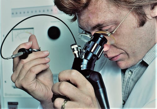 1200px-Endoscopy_nci-vol-1982-300,m